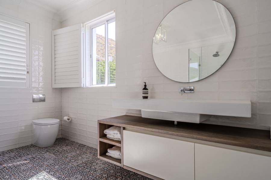 5 Bedroom Property for Sale in Simons Kloof Western Cape